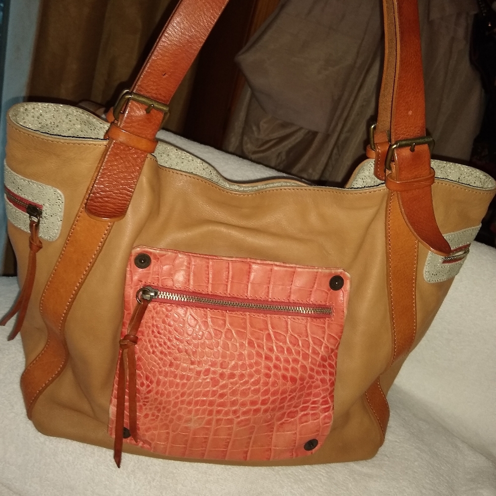 Maurizio Taiuti large shoulder leather bag.